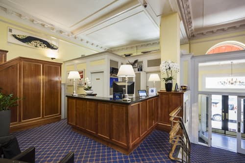 LHotel Montreal, Reception