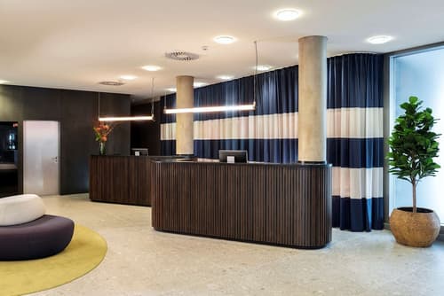 NH Köln Altstadt, Reception