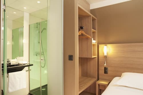 Escale Oceania Quimper, Room