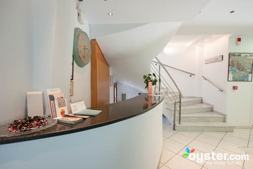 Theoxenia Caldera Hotel, Interior entrance