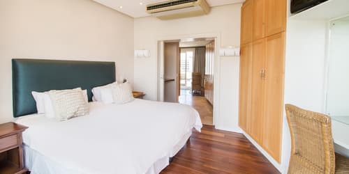 Waterfront Village, Room