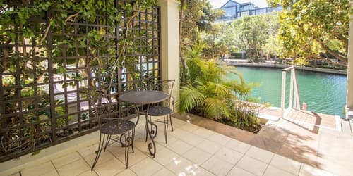 Waterfront Village, Terrace/patio