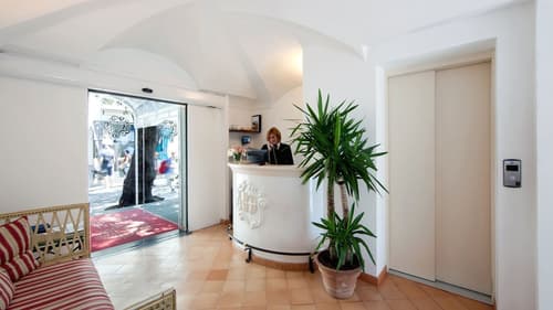 Hotel L'Ancora, Reception
