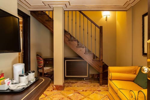 River Palace Hotel, Room