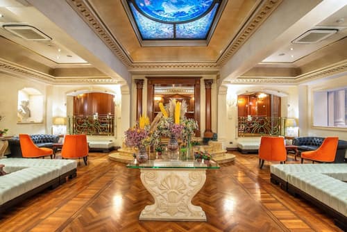 River Palace Hotel, Lobby