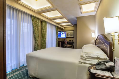 River Palace Hotel, Room