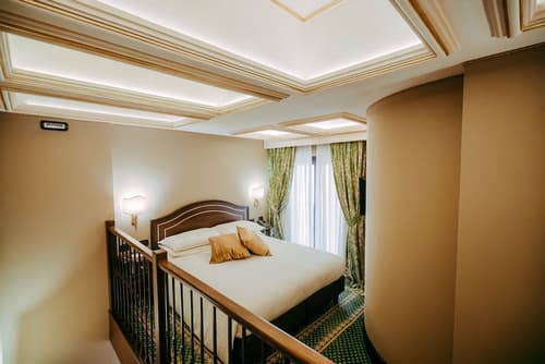 River Palace Hotel, Room