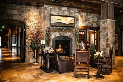 Elk Country Inn, Lobby lounge
