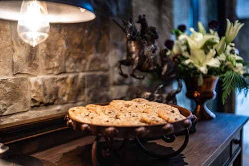 Elk Country Inn, Reception