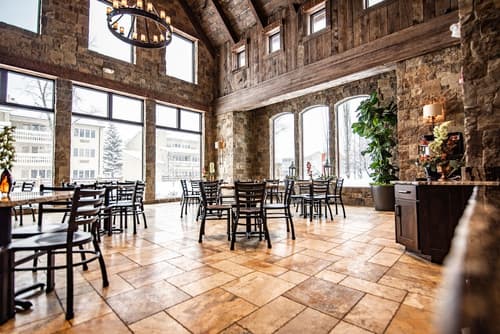 Elk Country Inn, Breakfast area