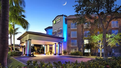 Holiday Inn Express Hotel Naples Downtown - 5th Avenue, Primary image