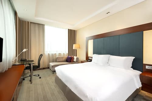 Holiday Inn Shanghai Pudong by IHG, Room