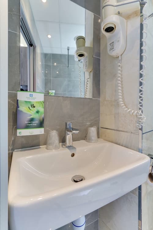 Sure Hotel by Best Western Paris Gare du Nord, Room