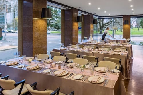 Radisson on Flagstaff Gardens Melbourne, Restaurant