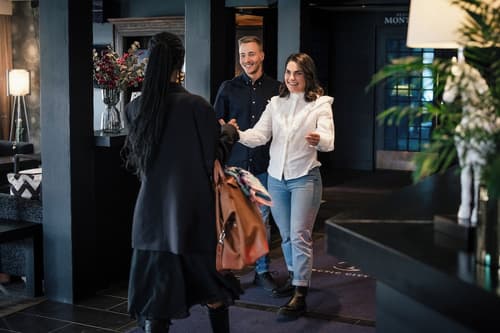 Arctic City Hotel, Lobby