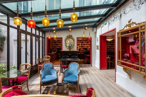 Hôtel Sacha, Lobby sitting area