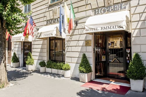 Hotel Emmaus, Primary image