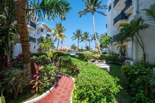 Hotel Imperial Laguna Faranda, Exterior