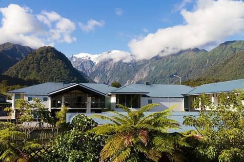 Scenic Hotel Franz Josef Glacier, Exterior