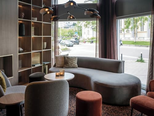 Quality Hotel Saga, Lobby lounge