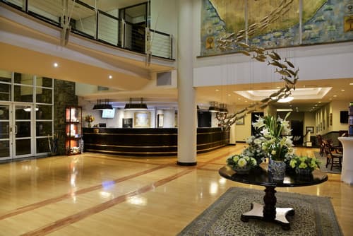 The Commodore Hotel, Reception