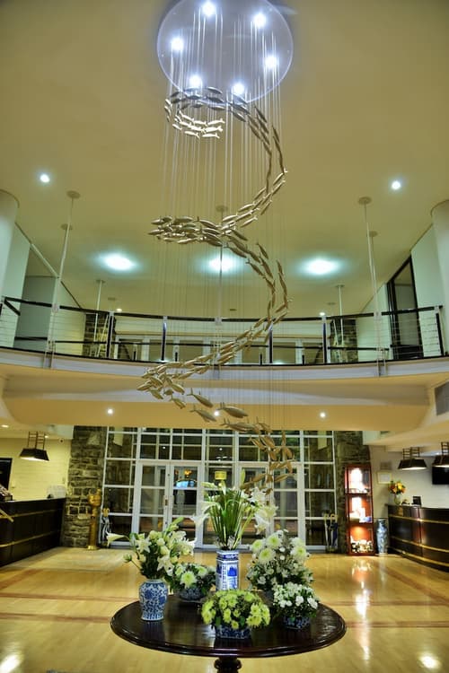 The Commodore Hotel, Lobby