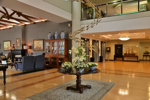 The Commodore Hotel, Lobby
