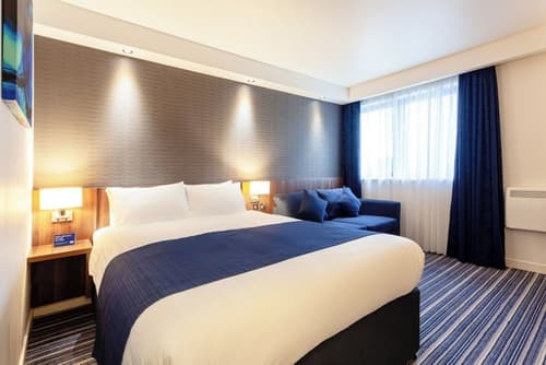 Holiday Inn Express Edinburgh Airport by IHG, Room