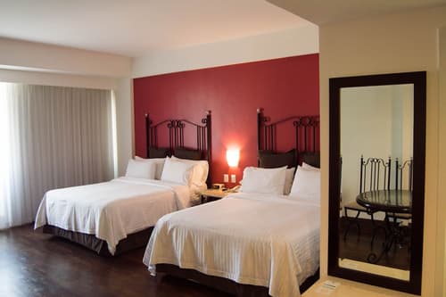 Holiday Inn Hotel & Suites Guadalajara-Centro Historico by IHG, Room