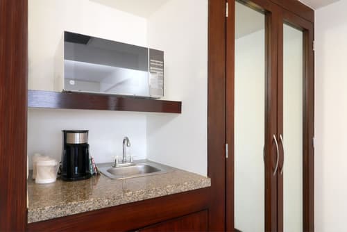 Holiday Inn Hotel & Suites Guadalajara-Centro Historico by IHG, Room