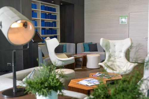 Holiday Inn Vilnius by IHG, Lobby sitting area