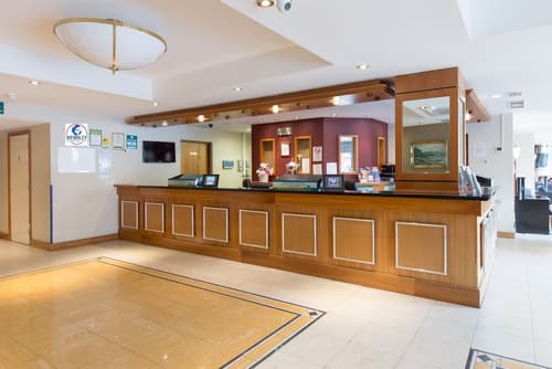 London Wembley International Hotel, Reception