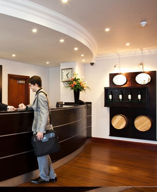 London Croydon Aerodrome Hotel, BW Signature Collection, Reception