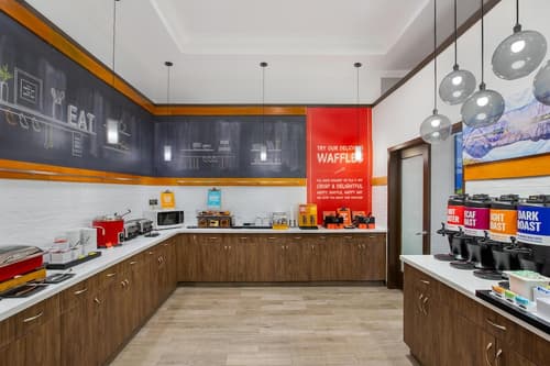 Hampton Inn by Hilton Kamloops, Breakfast area