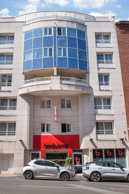 Hôtel Bootcamp, Front of property