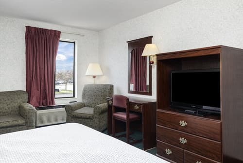 Days Inn by Wyndham Battlefield Rd/Hwy 65, Room
