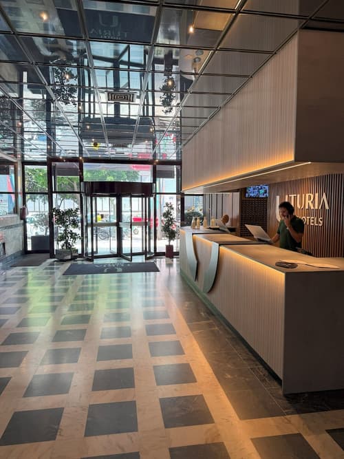 Hotel Turia Valencia, Reception