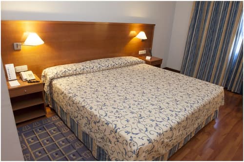 Extremadura Hotel, Room