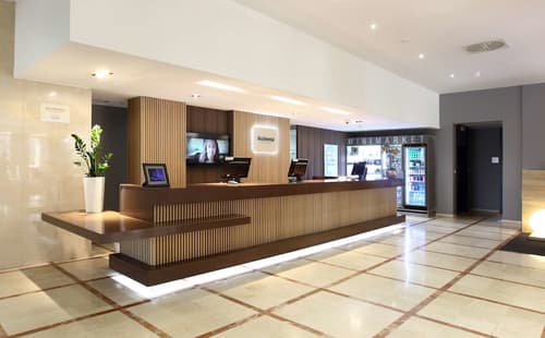 Occidental Praha, Reception