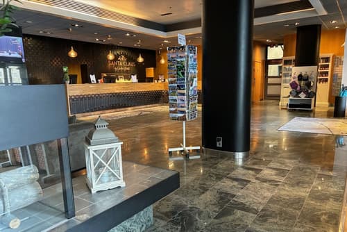 Santa's Hotel Santa Claus, Reception