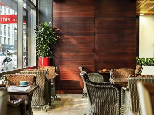 ibis Wellington, Exterior