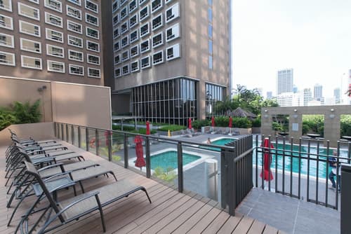 Carlton Hotel Singapore, Outdoor pool
