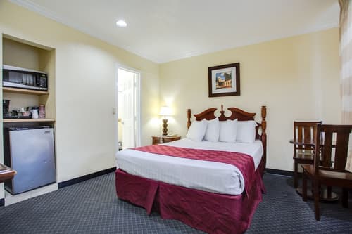 Best Inn & Suites, Room