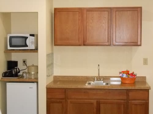 Best Inn & Suites, Room