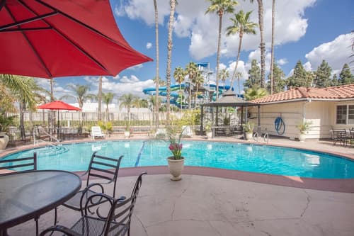 Best Inn & Suites, Pool