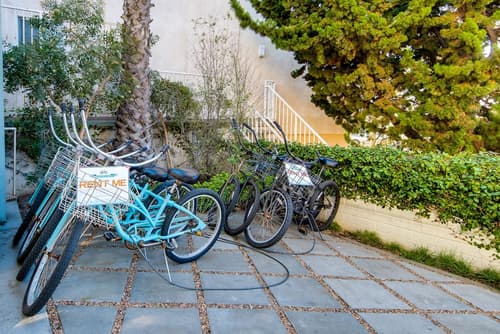 Bayside Hotel, Balcony