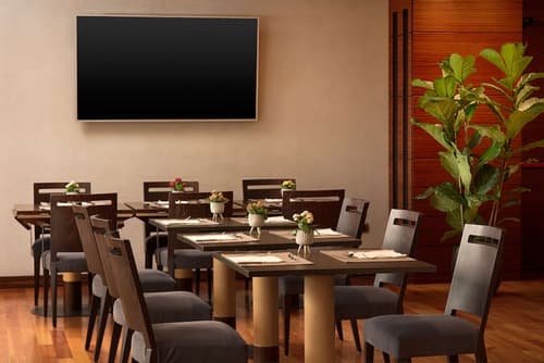 NH Bologna Villanova, Restaurant