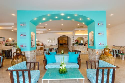 Hotel Terminal - Caroli Hotels, Interior entrance