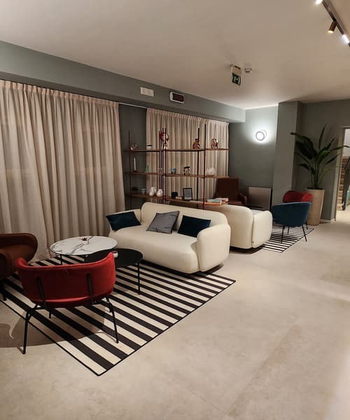 Bleis Hotel, Lobby sitting area