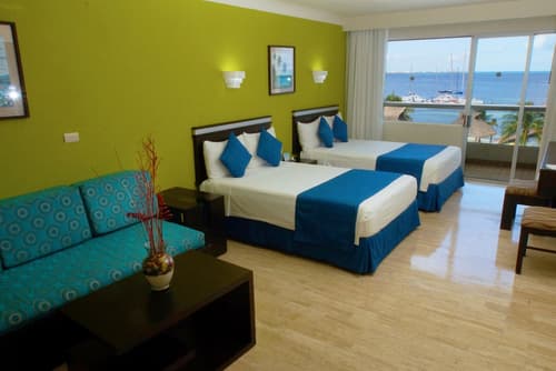 Aquamarina Beach Resort, Room